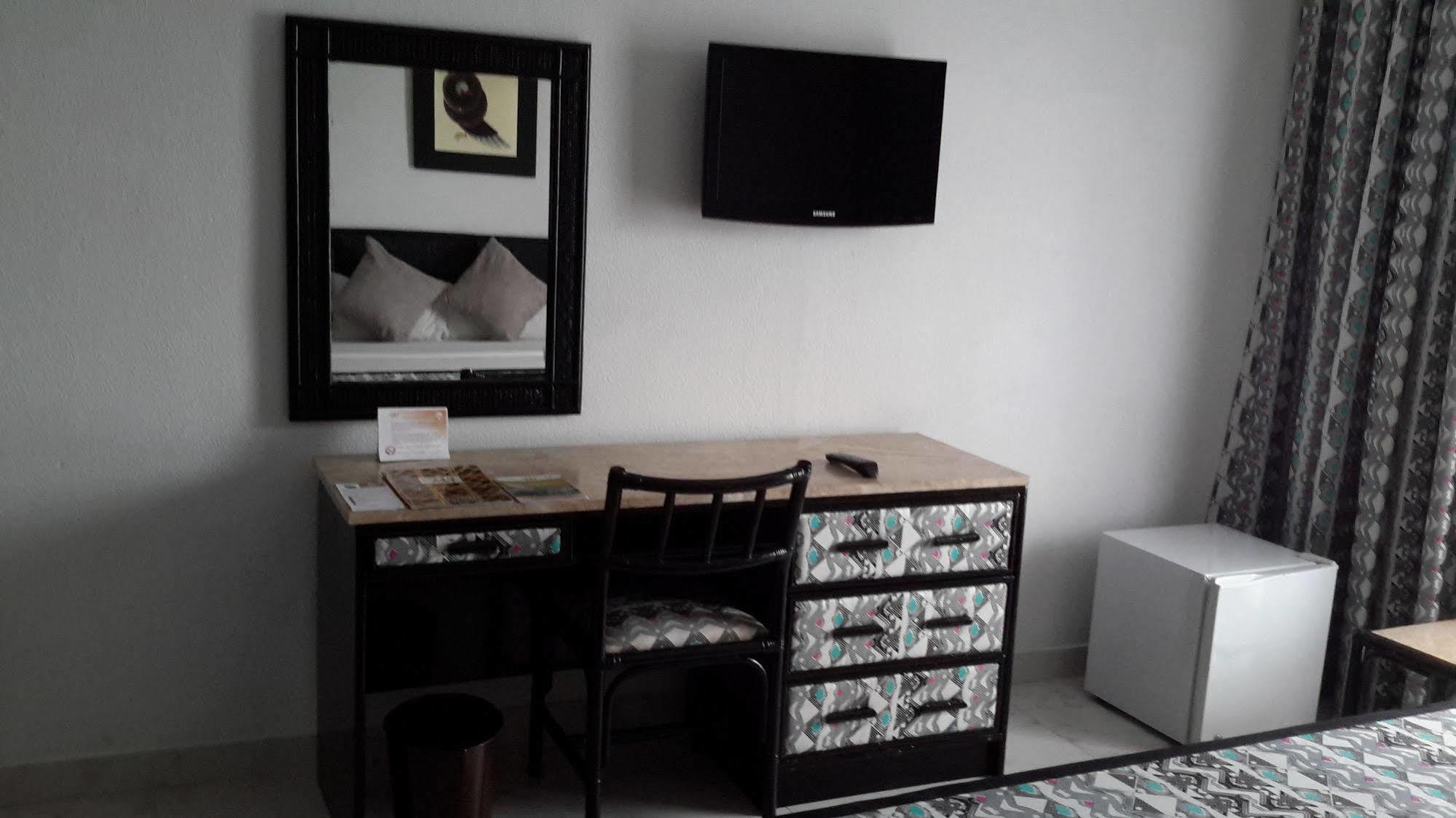 Benin Marina Hotel コトヌー エクステリア 写真